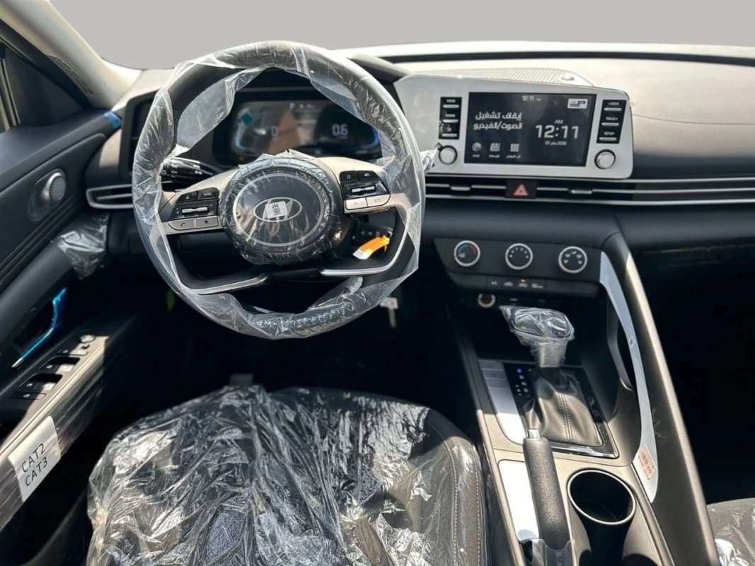 Hyundai Elantra CN7 2024 بلاك ديموند أخضر أوتوماتيك — مستعملة