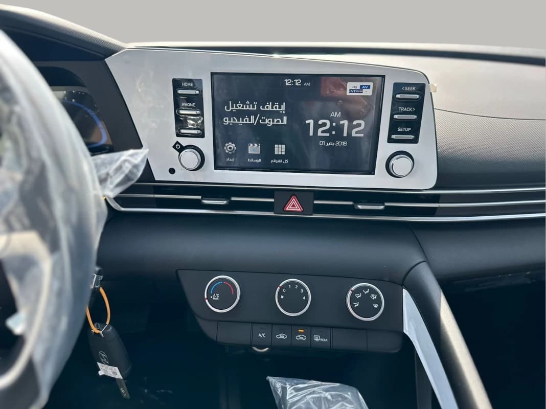 Hyundai Elantra CN7 2024 بلاك ديموند أخضر أوتوماتيك — مستعملة