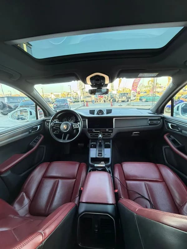 Porsche Macan 2024 T White Automatic — Used