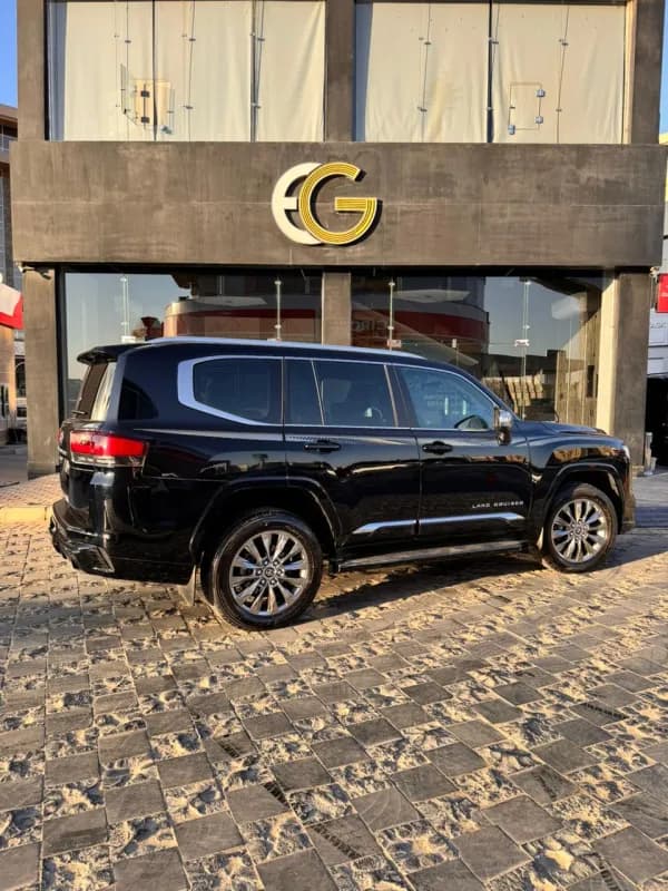 Toyota Land cruiser 2025 VXr Black Automatic — Used