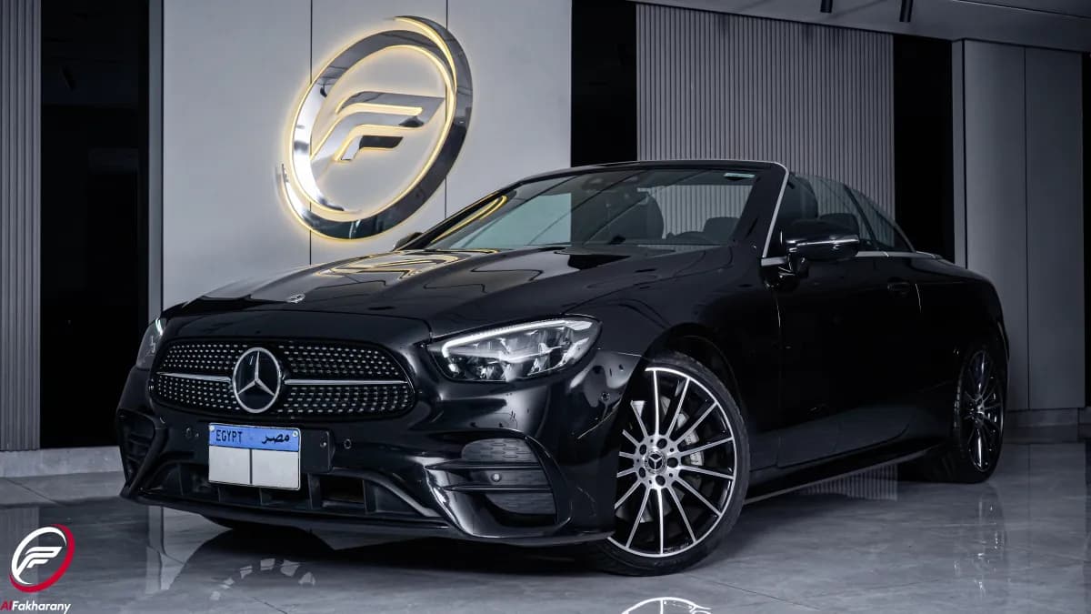 مرسيدس بنز E300 2023 فولي لوديد أسود أوتوماتيك — مستعملة