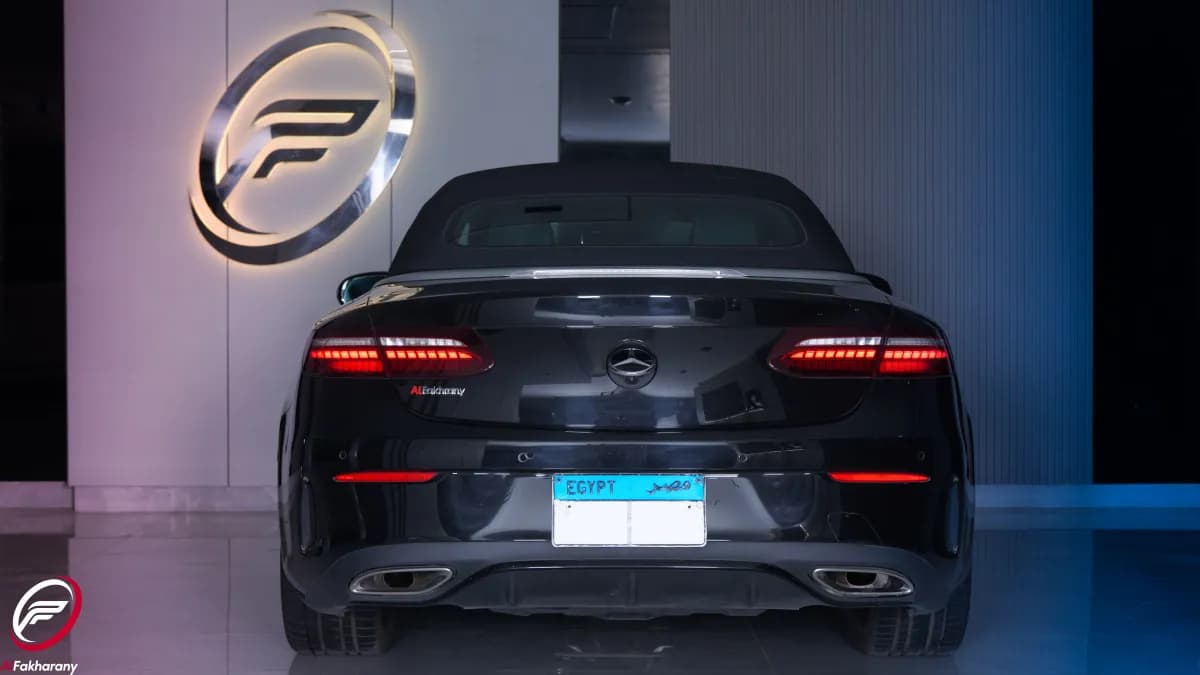 مرسيدس بنز E300 2023 فولي لوديد أسود أوتوماتيك — مستعملة