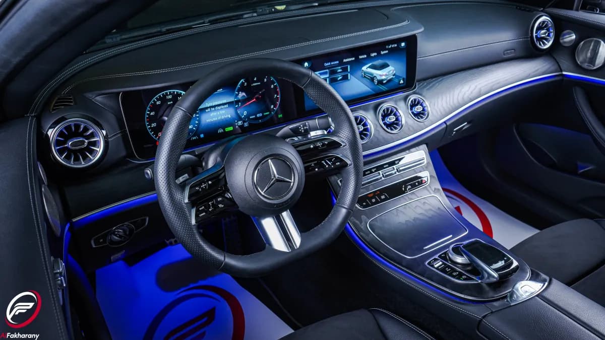 مرسيدس بنز E300 2023 فولي لوديد أسود أوتوماتيك — مستعملة