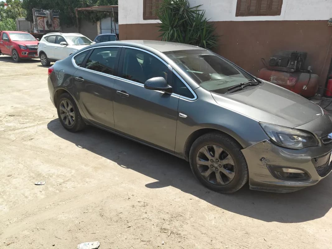 Opel Astra 2019 Highline Turbo Cement Gray Automatic — Used