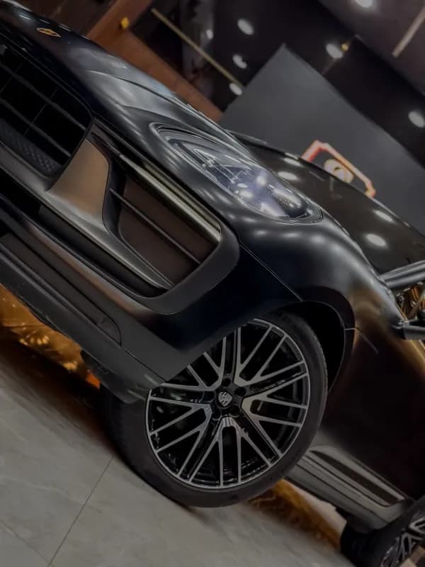 Porsche Macan 2024 T Black Automatic — Used