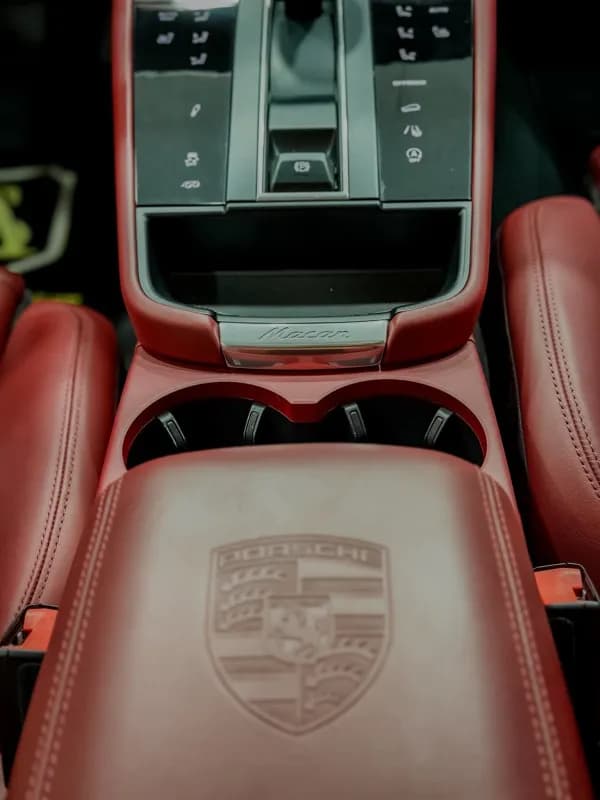Porsche Macan 2024 T Black Automatic — Used