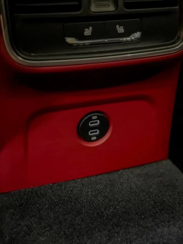 Porsche Macan 2024 T Black Automatic — Used