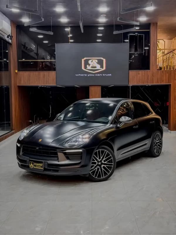Porsche Macan 2024 T Black Automatic — Used