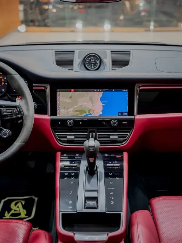 Porsche Macan 2024 T Black Automatic — Used