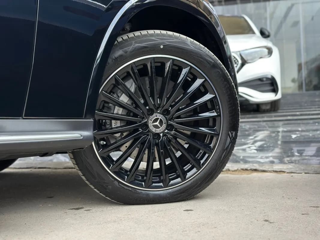 مرسيدس بنز GLC 300 2026 برميم بلس أسود أوتوماتيك — جديدة