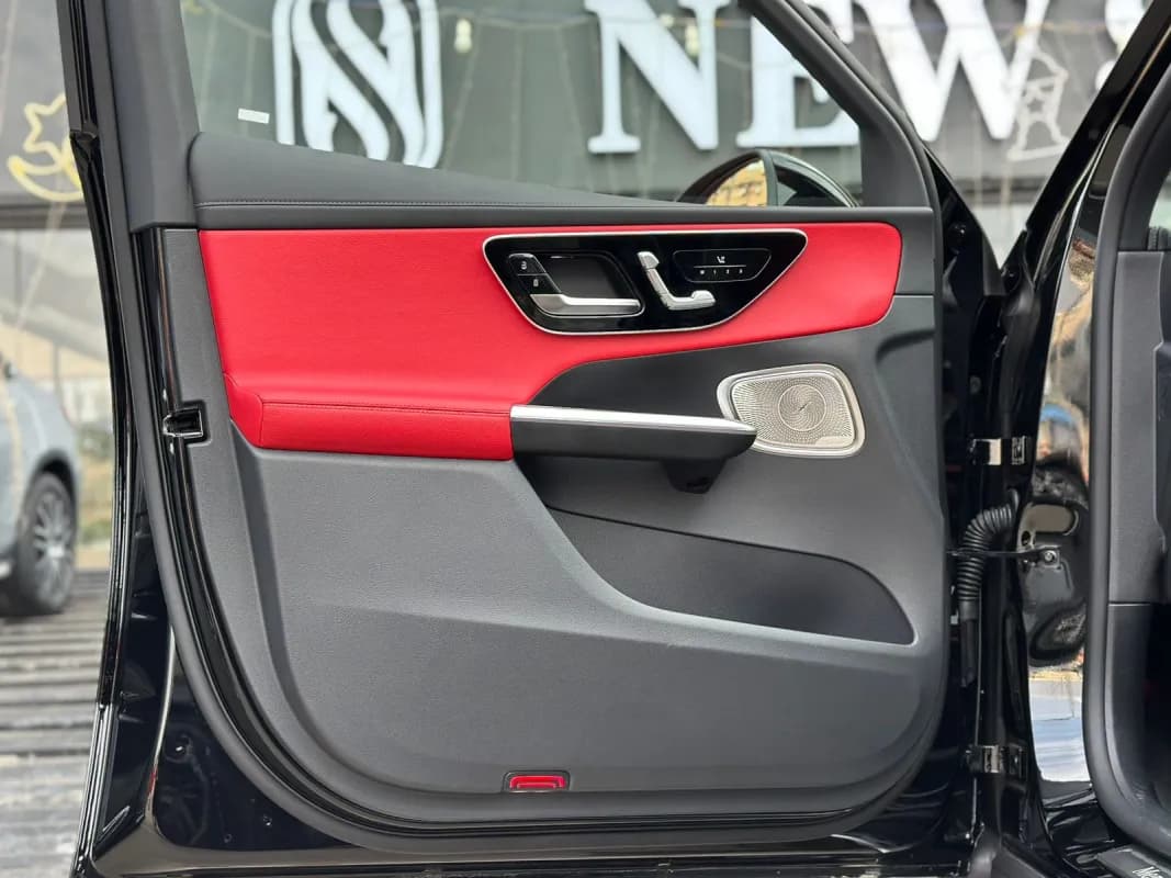 مرسيدس بنز GLC 300 2026 برميم بلس أسود أوتوماتيك — جديدة