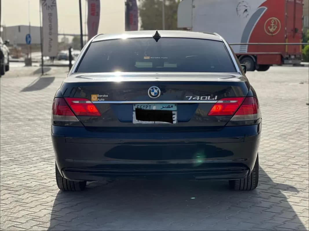 بي ام دبليو 740i 2007 بيور اكسلنس أسود أوتوماتيك — مستعملة
