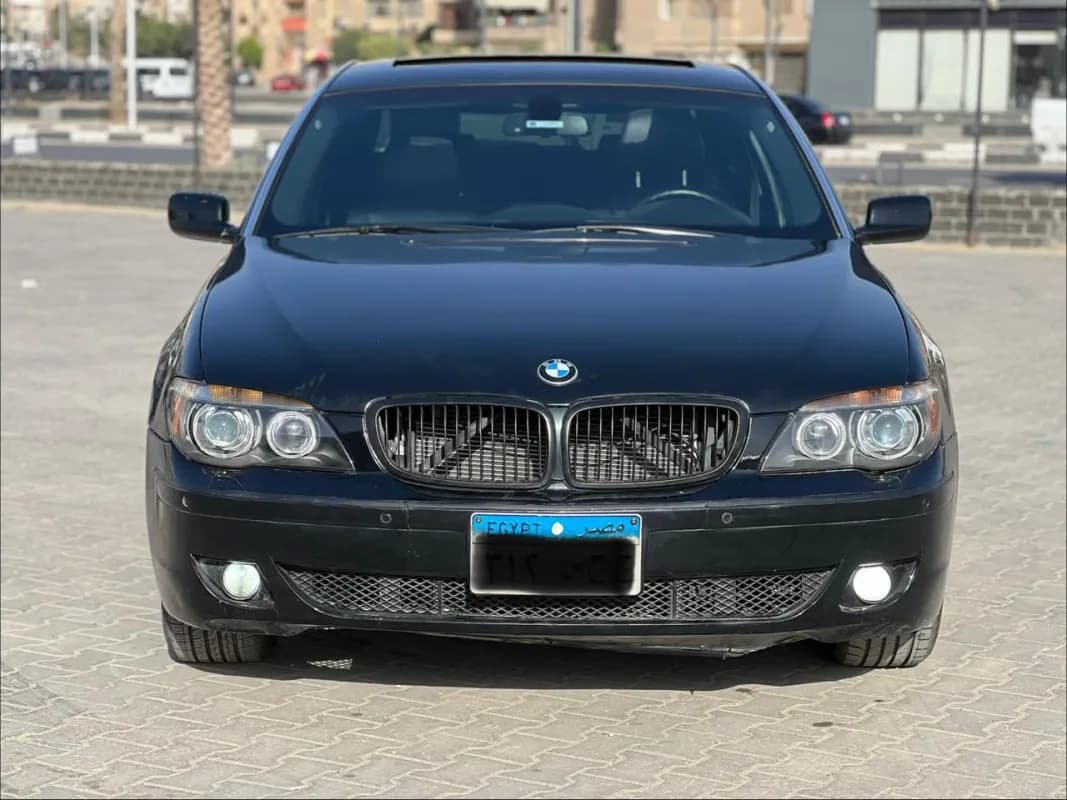 بي ام دبليو 740i 2007 بيور اكسلنس أسود أوتوماتيك — مستعملة