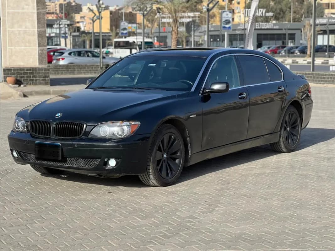 بي ام دبليو 740i 2007 بيور اكسلنس أسود أوتوماتيك — مستعملة