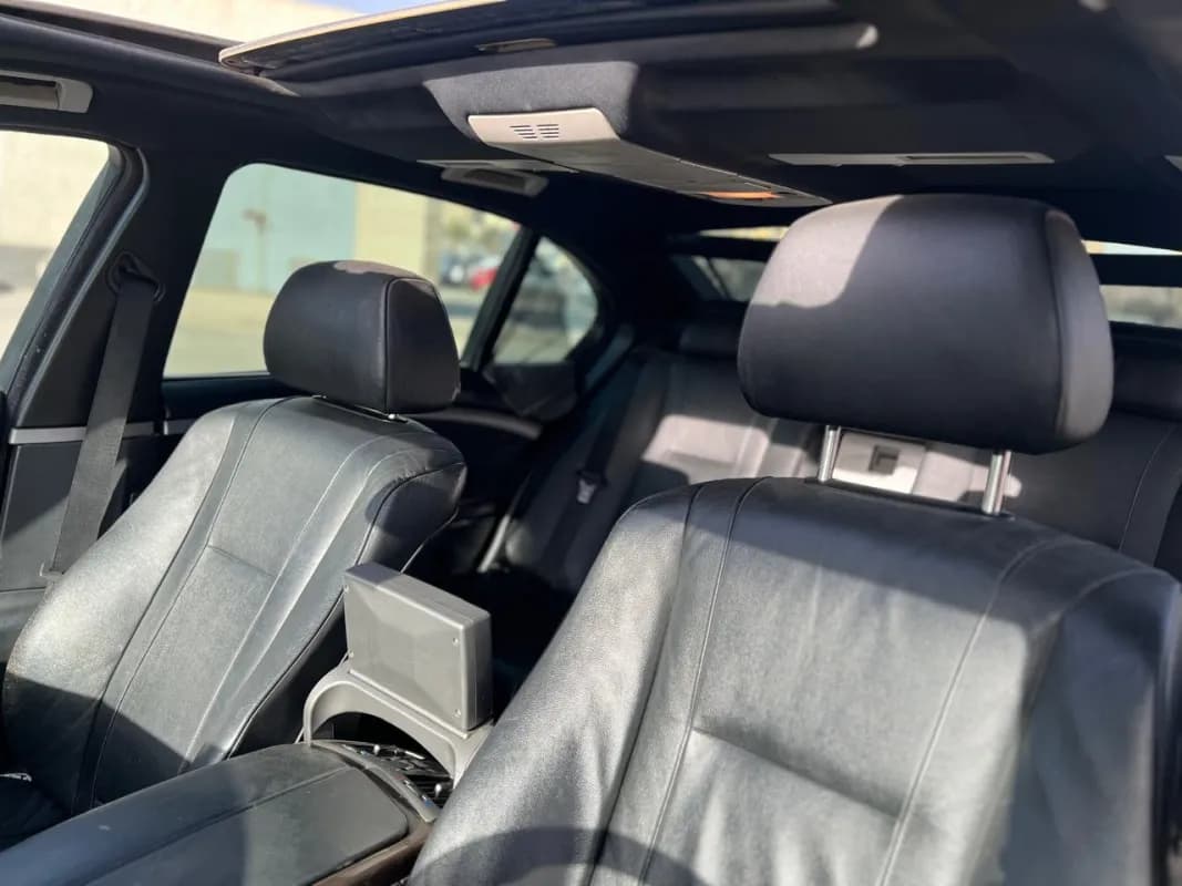 بي ام دبليو 740i 2007 بيور اكسلنس أسود أوتوماتيك — مستعملة