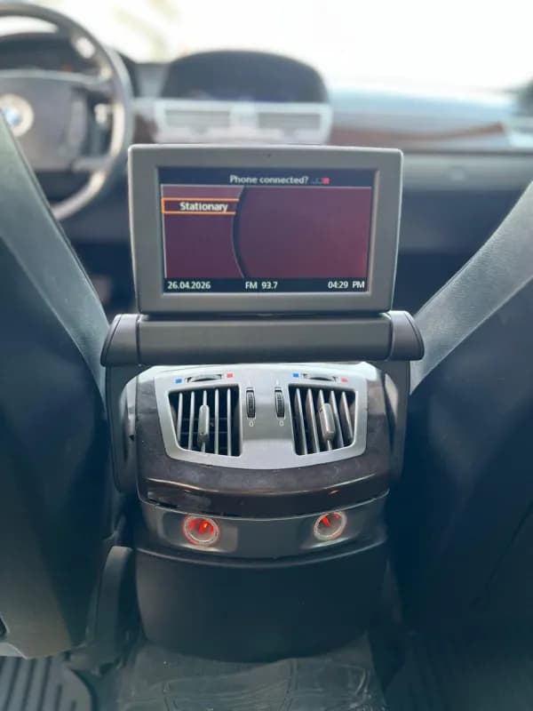 بي ام دبليو 740i 2007 بيور اكسلنس أسود أوتوماتيك — مستعملة