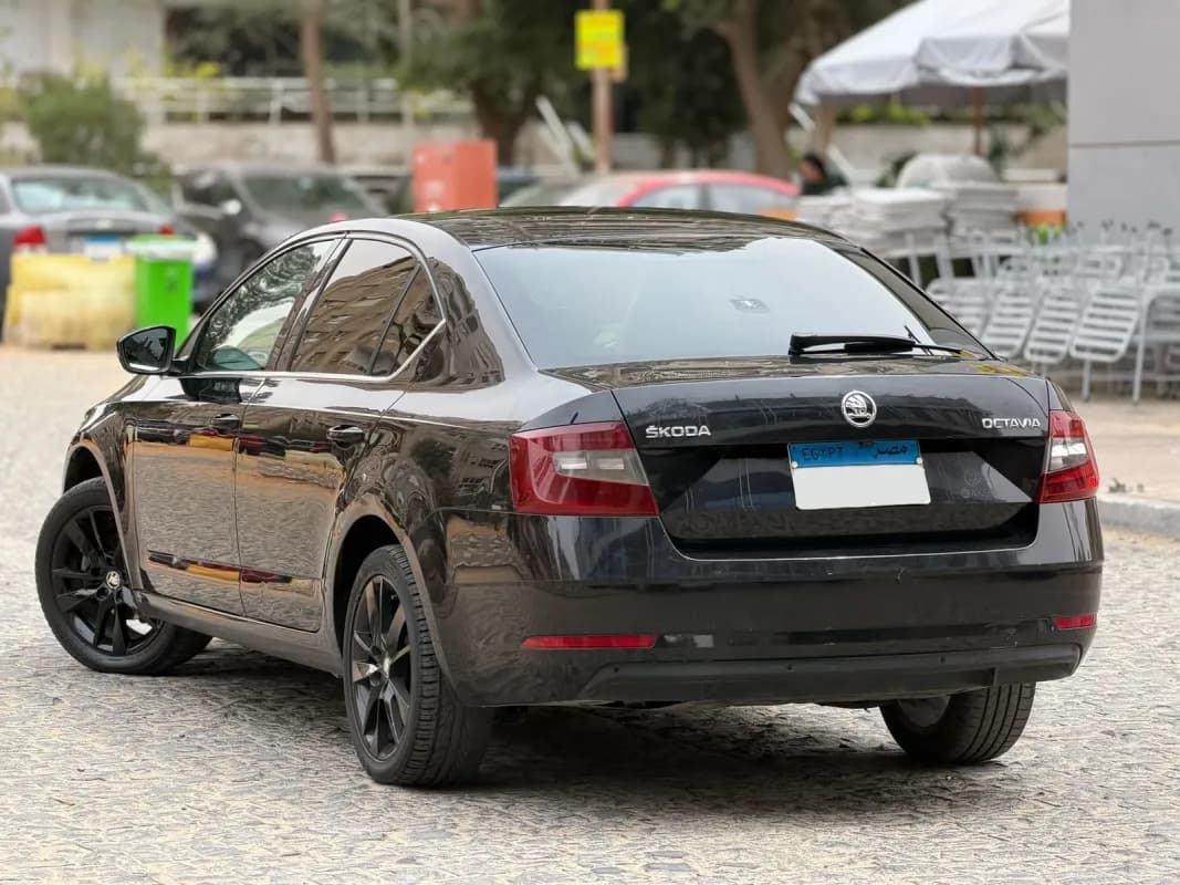 سكودا اوكتافيا 2019 امبيشن أسود أوتوماتيك — مستعملة