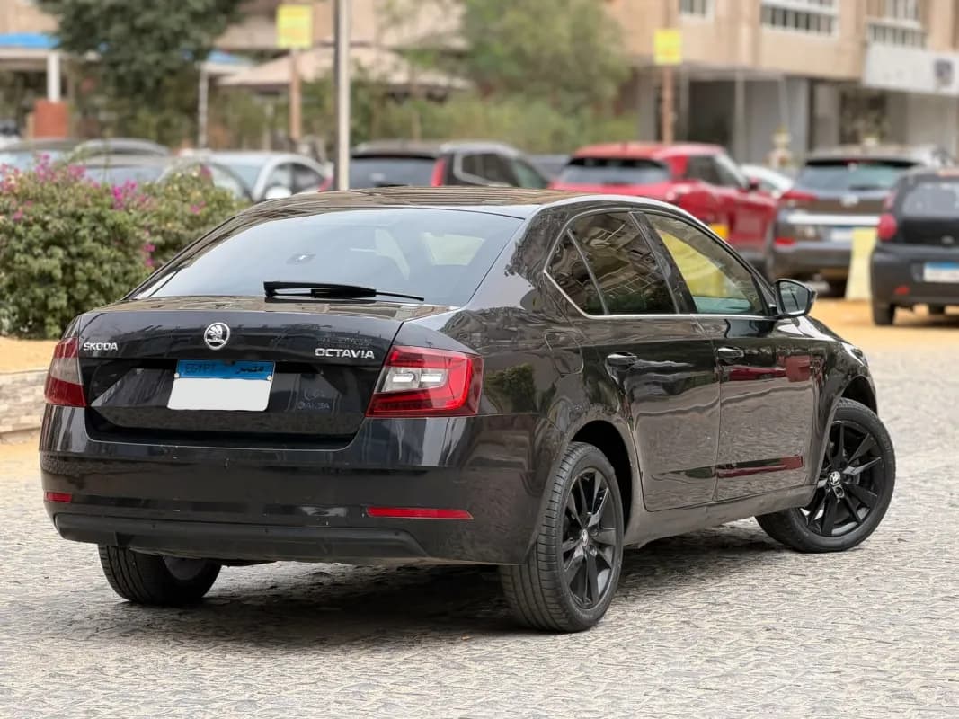 سكودا اوكتافيا 2019 امبيشن أسود أوتوماتيك — مستعملة