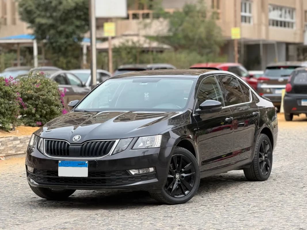 سكودا اوكتافيا 2019 امبيشن أسود أوتوماتيك — مستعملة