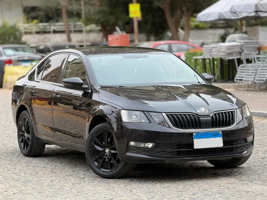 سكودا اوكتافيا 2019 امبيشن أسود أوتوماتيك — مستعملة