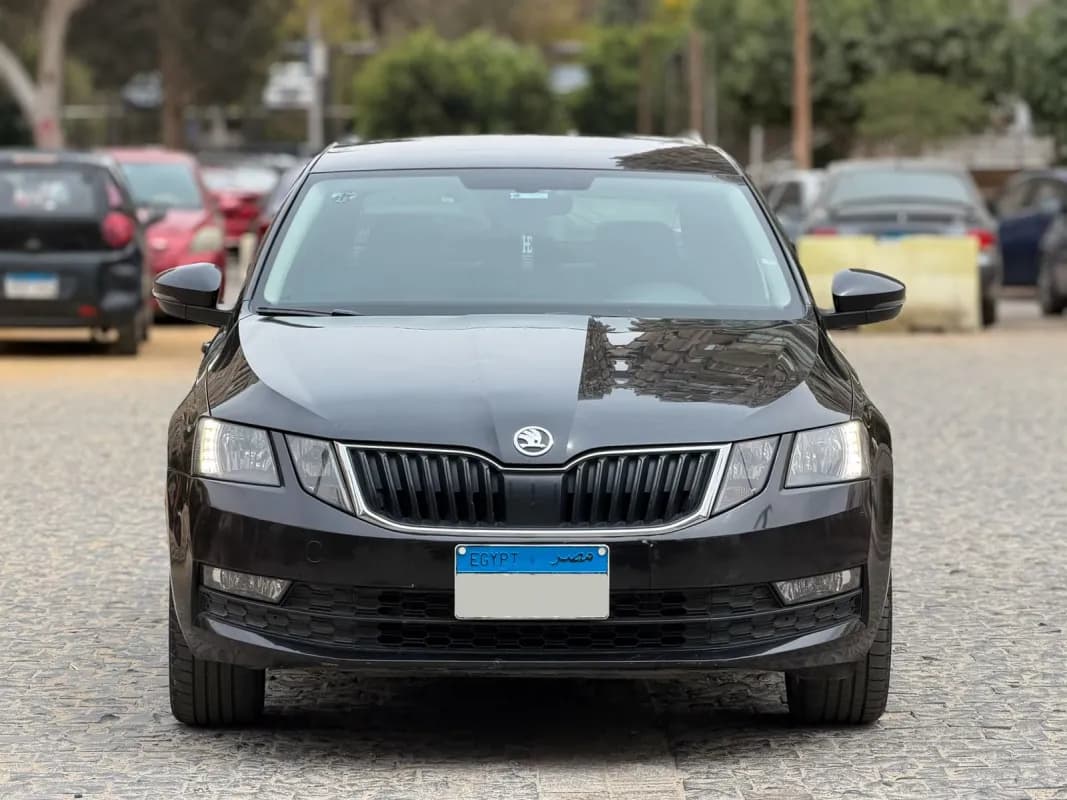 سكودا اوكتافيا 2019 امبيشن أسود أوتوماتيك — مستعملة