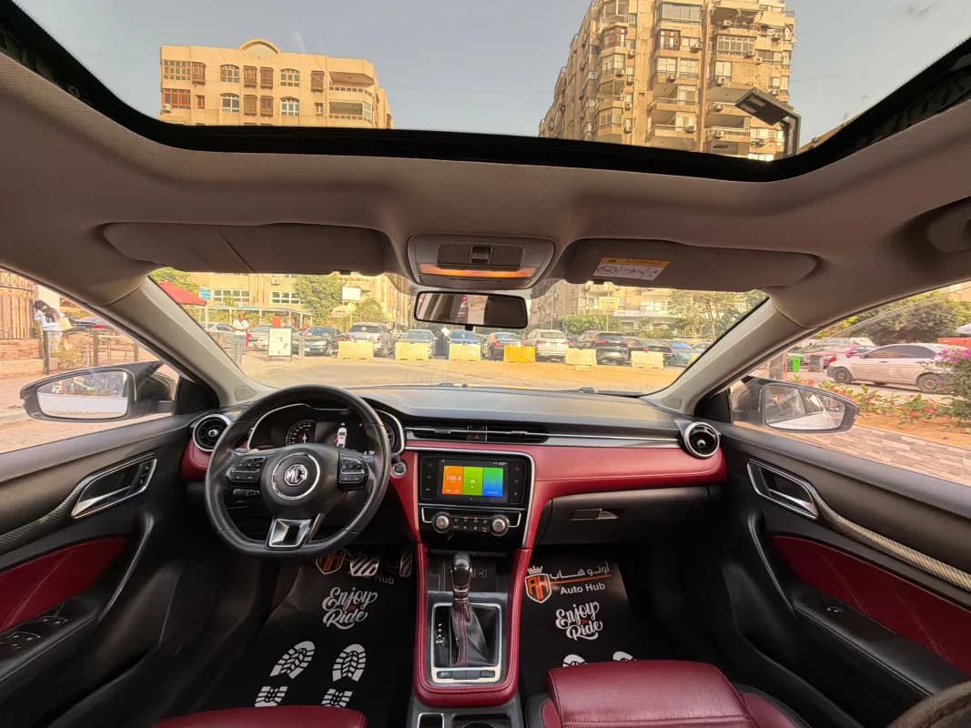 ام جي 6 2022 لاكشري أبيض أوتوماتيك — مستعملة