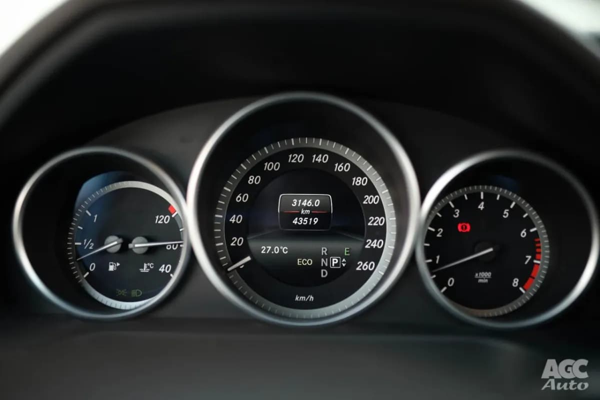 Mercedes-Benz E200 2016 Avantgrade White Automatic — Used