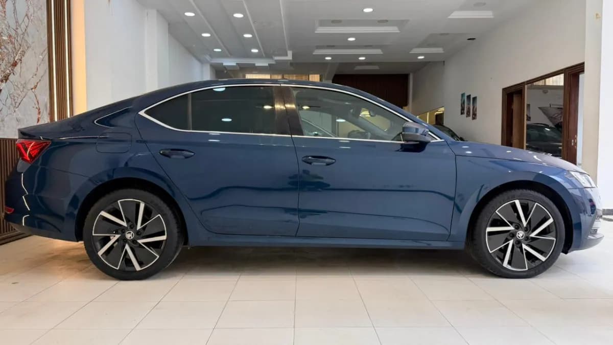 Skoda Octavia A8 2022 Style Plus Blue Automatic — Used