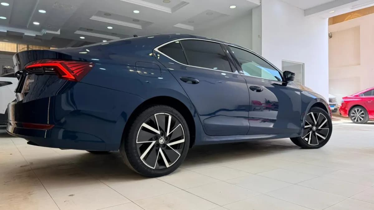 Skoda Octavia A8 2022 Style Plus Blue Automatic — Used