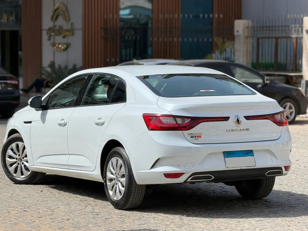 Renault Megane 2022 Dynamic White Automatic — Used