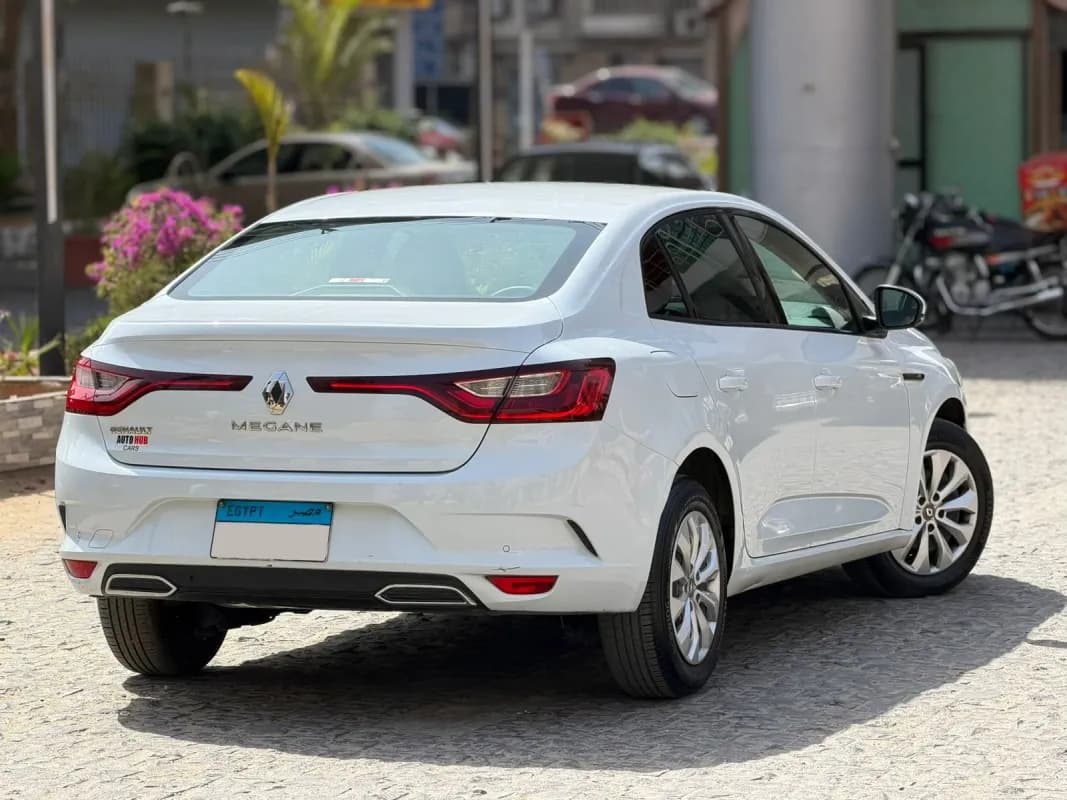Renault Megane 2022 Dynamic White Automatic — Used