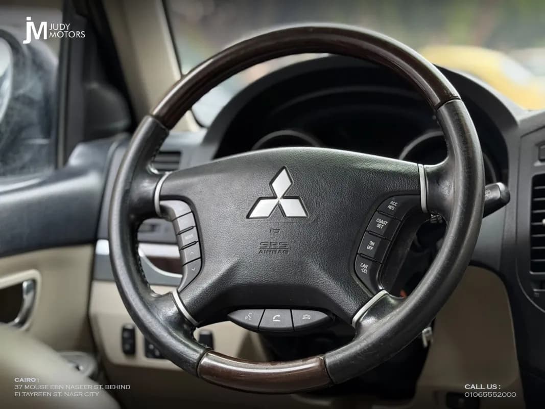 Mitsubishi Pajero 2014 Highline Black Automatic — Used