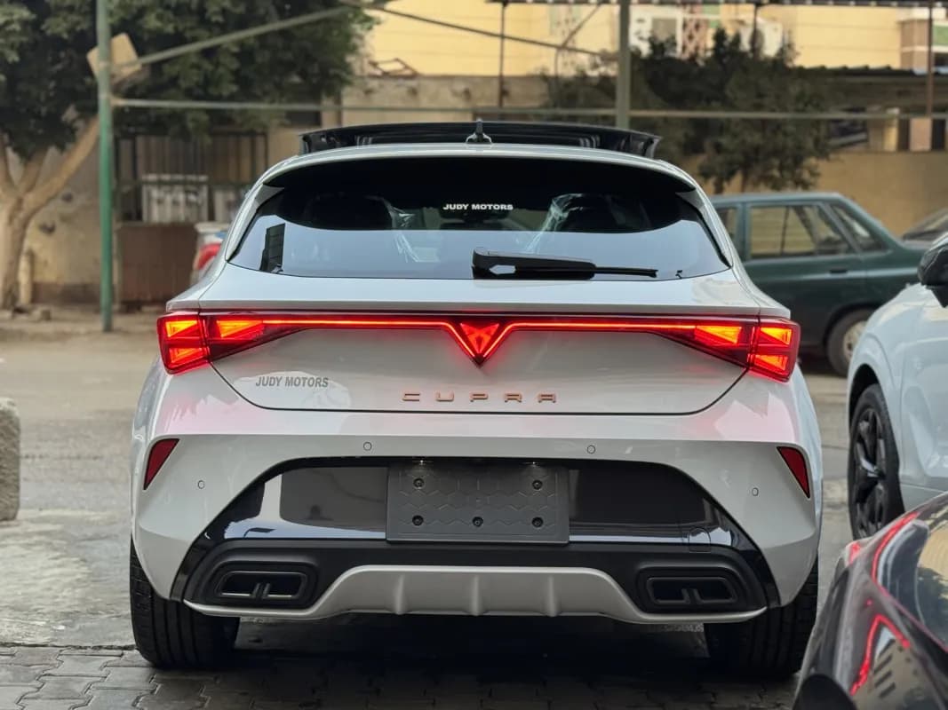 Cupra Leon 2026 V1 White Automatic — New