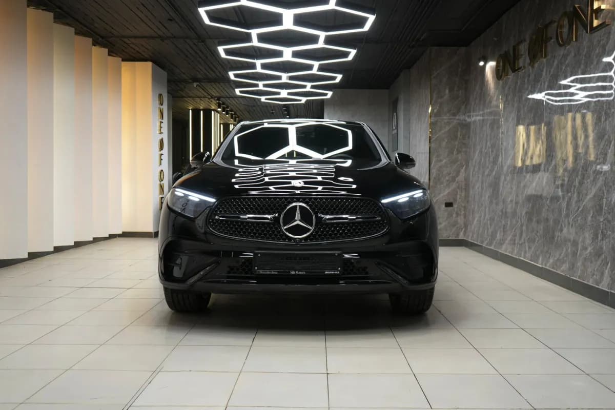 مرسيدس بنز GLC 300 2026 كوبيه أسود أوتوماتيك — جديدة