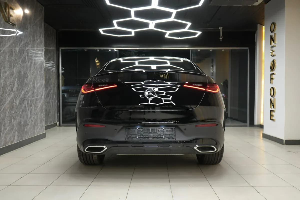 مرسيدس بنز GLC 300 2026 كوبيه أسود أوتوماتيك — جديدة