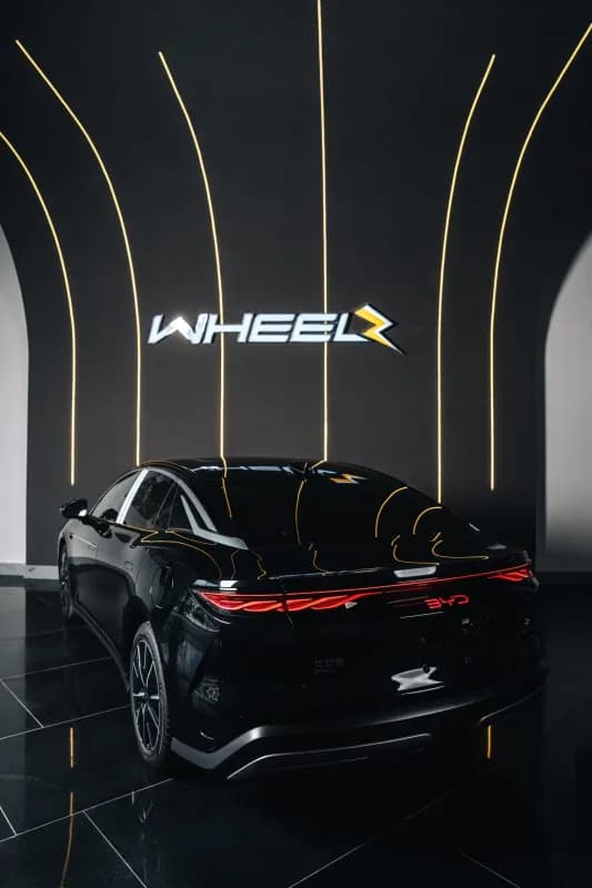 بي واي دي هان ال 2025 فلاج شيب أسود أوتوماتيك — جديدة
