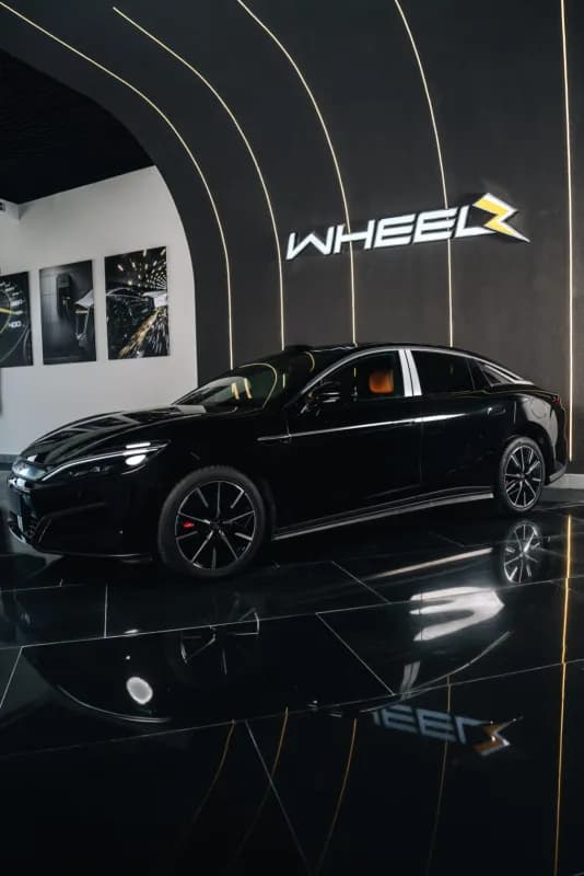 بي واي دي هان ال 2025 فلاج شيب أسود أوتوماتيك — جديدة