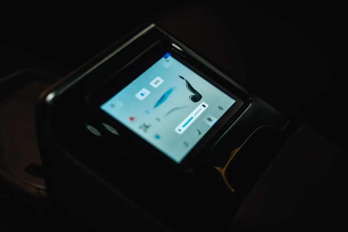 بي واي دي هان ال 2025 فلاج شيب أسود أوتوماتيك — جديدة