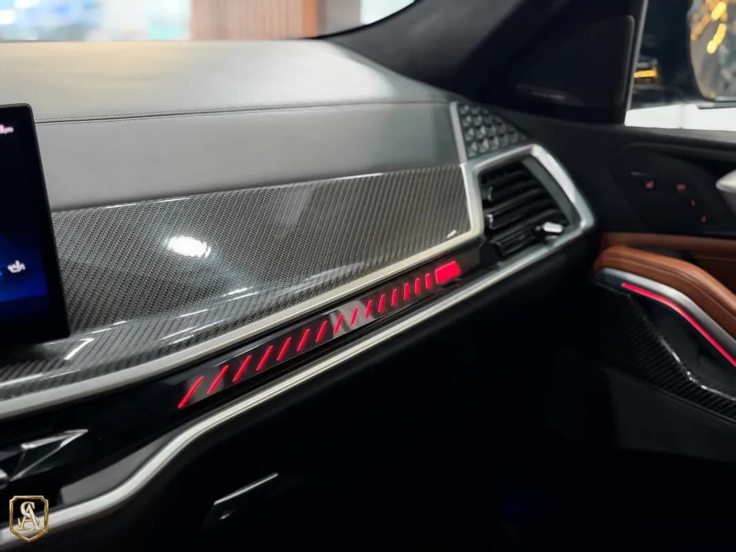 بي ام دبليو X6 2024 ام 60 اي اكس درايف رمادي قابض مزدوج — مستعملة