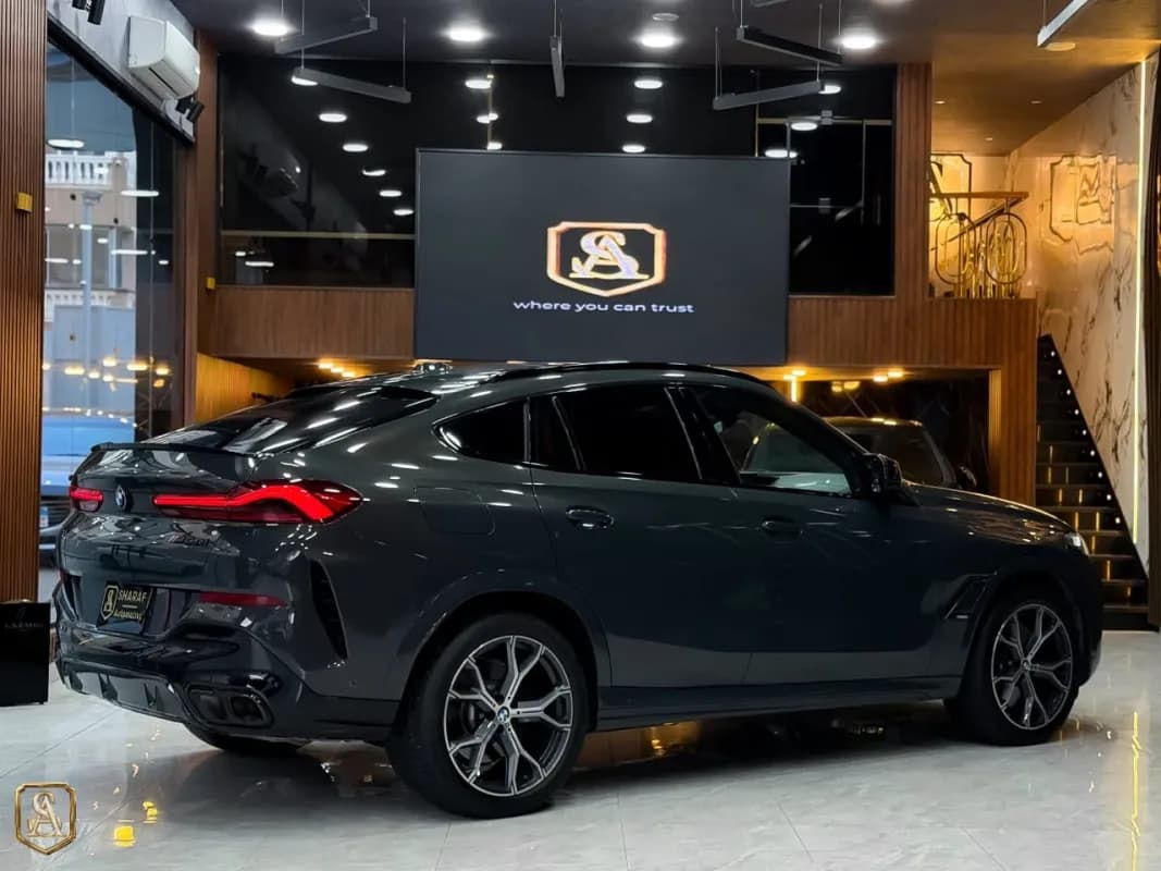 بي ام دبليو X6 2024 ام 60 اي اكس درايف رمادي قابض مزدوج — مستعملة