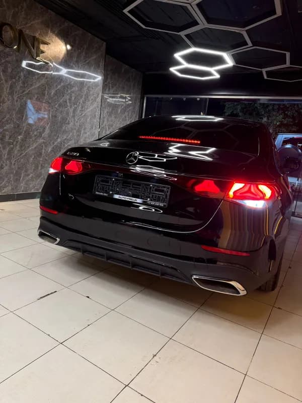 مرسيدس بنز E200 2026 ايه ام جي أسود أوتوماتيك — جديدة