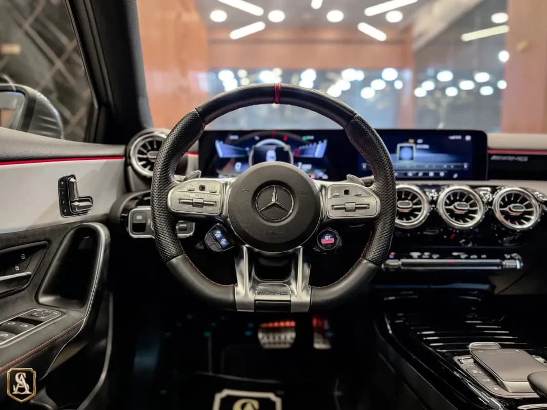 مرسيدس بنز A35 2022 ايه ام جي رمادي قابض مزدوج — مستعملة