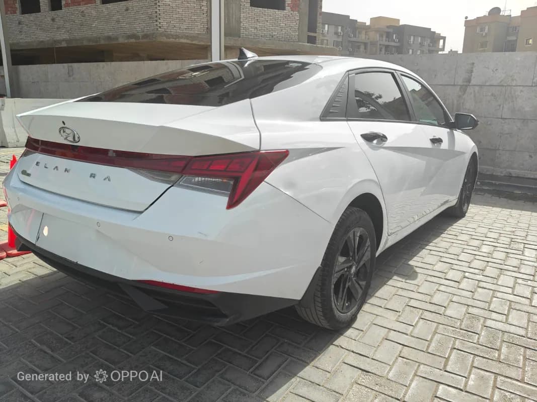 هيونداي النترا CN7 2021 سمارت بلس أبيض أوتوماتيك — مستعملة