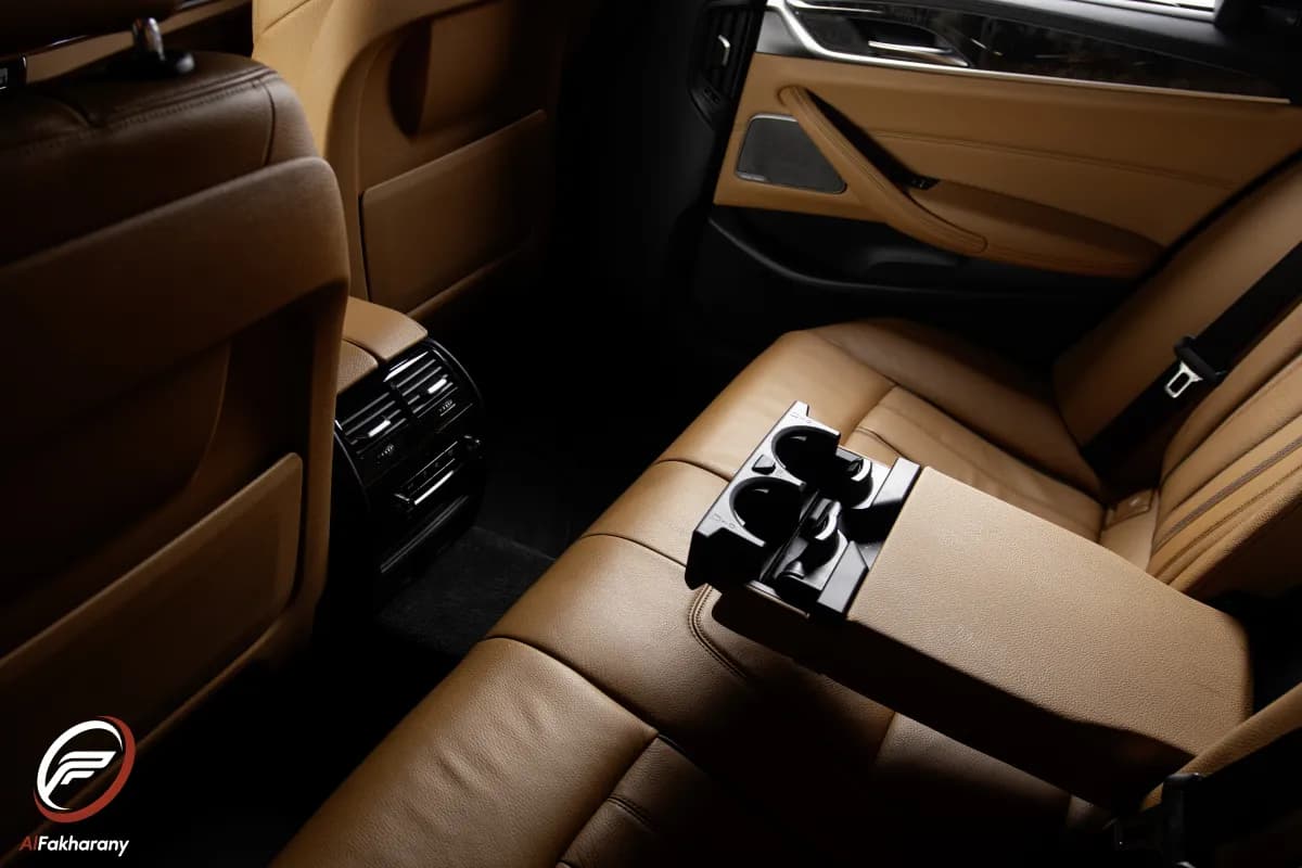 بي ام دبليو 530i 2019 لاكشري أبيض أوتوماتيك — مستعملة