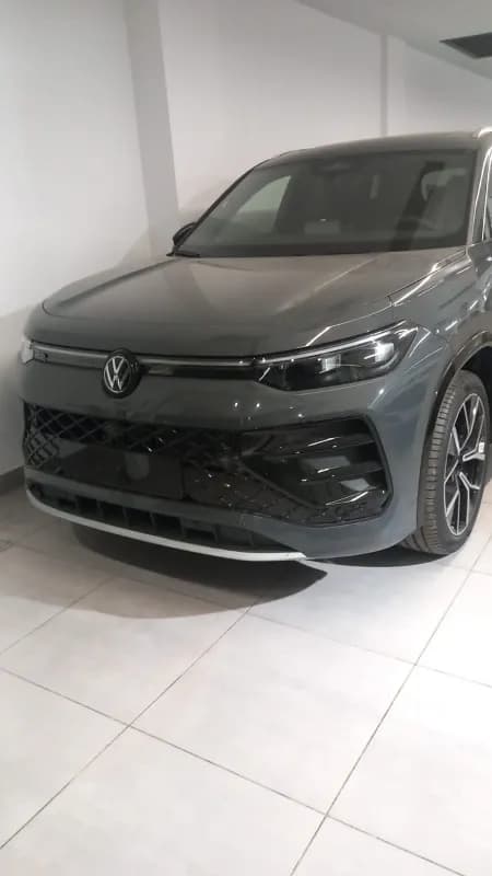 فولكس فاجن Tayron 2026 ار لاين رمادي أوتوماتيك — جديدة