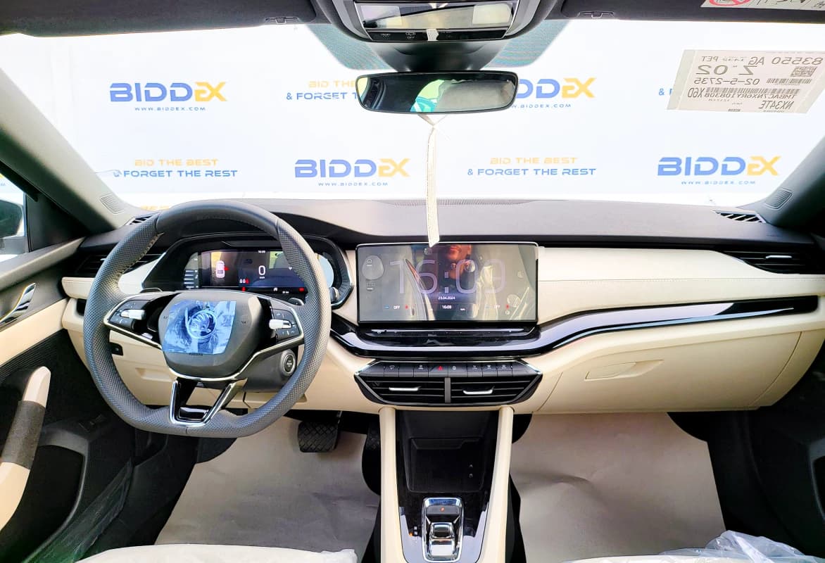 2024 ستايل بلس أسود أوتوماتيك — جديدة