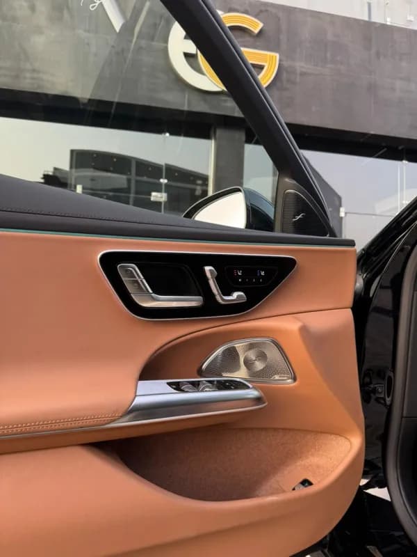 مرسيدس بنز E200 2026 اكسكلوسيف أسود أوتوماتيك — جديدة