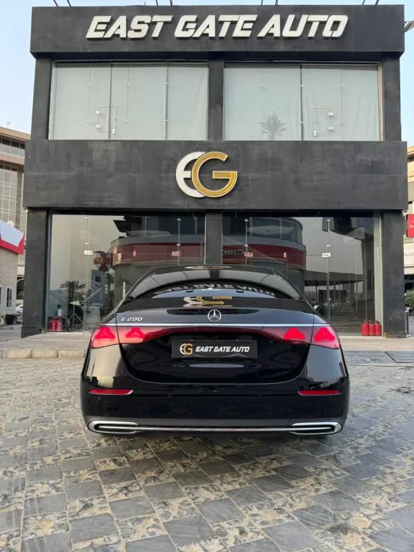 مرسيدس بنز E200 2026 اكسكلوسيف أسود أوتوماتيك — جديدة