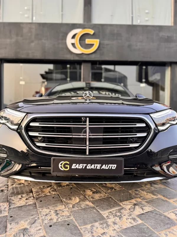مرسيدس بنز E200 2026 اكسكلوسيف أسود أوتوماتيك — جديدة