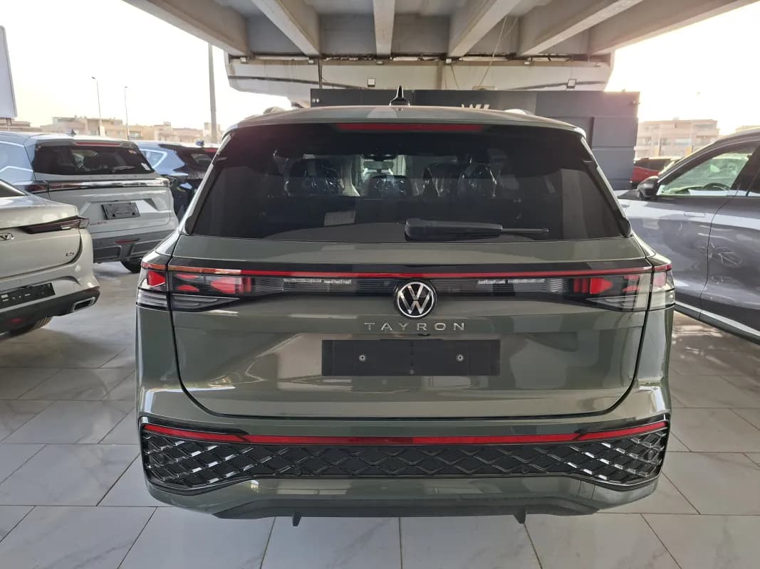 فولكس فاجن Tayron 2026 ار لاين أخضر زيتي أوتوماتيك — جديدة